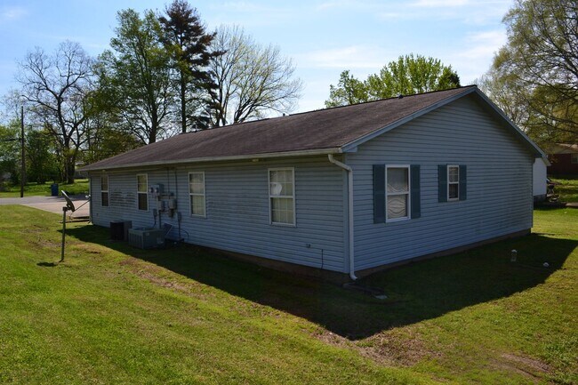 Building Photo - 405 Fonville St