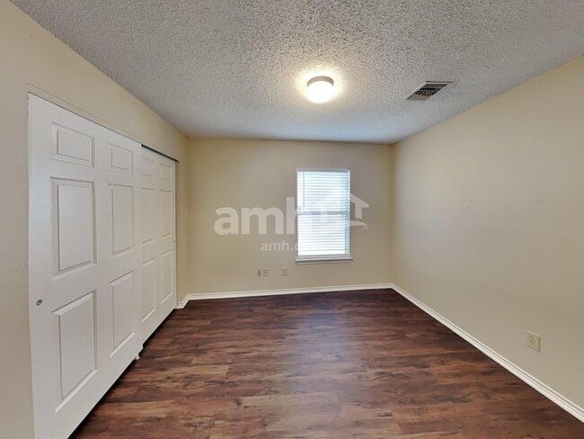 Building Photo - 16635 Blanco Ky