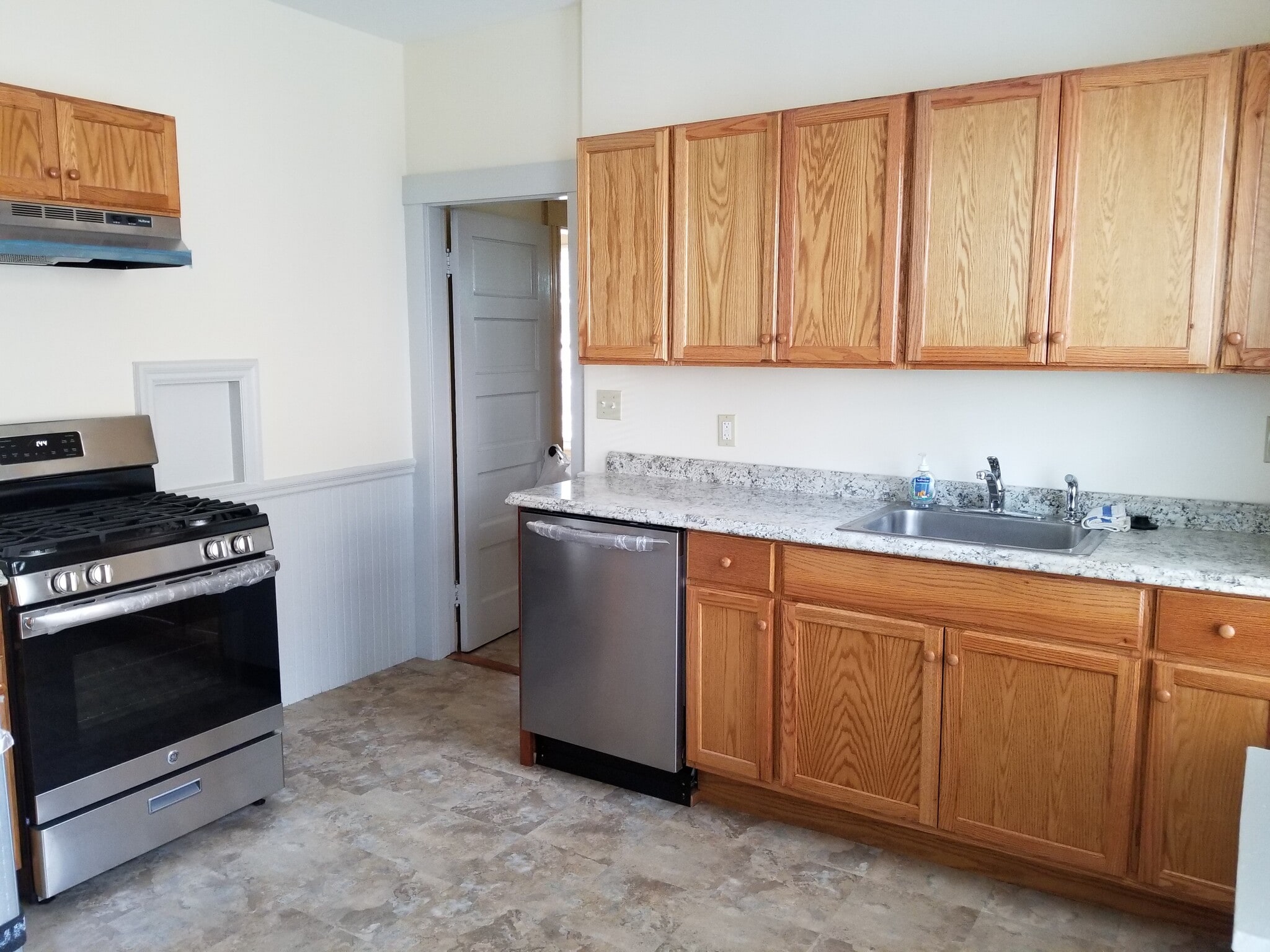 kitchen - 46 Chandler St