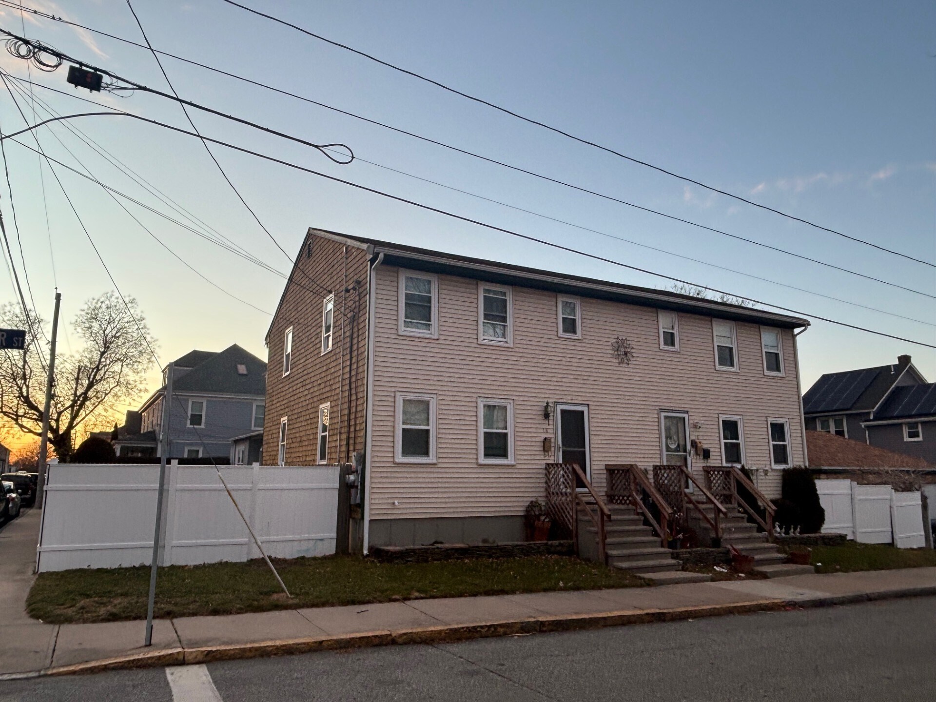 Building Photo - 18 Homer St