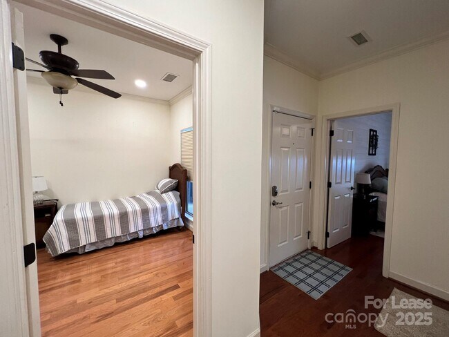 Building Photo - 1140 Torrence Cir