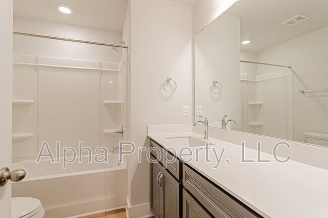 Building Photo - 302 Marston Ln