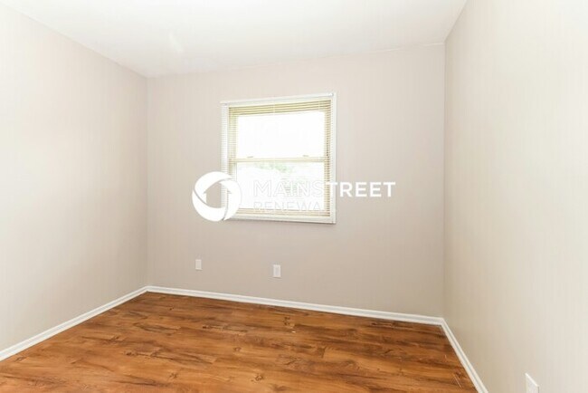 Building Photo - 3 Bedroom Pet-Friendly Home in Louisville,...