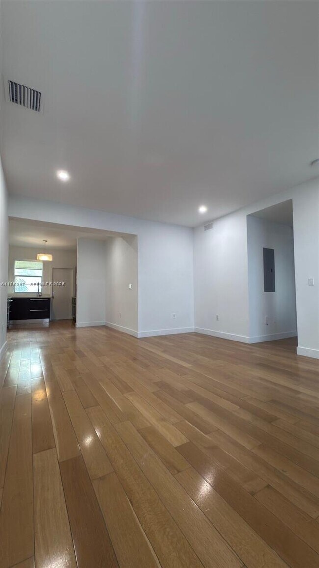 Building Photo - 2021 Meridian Ave