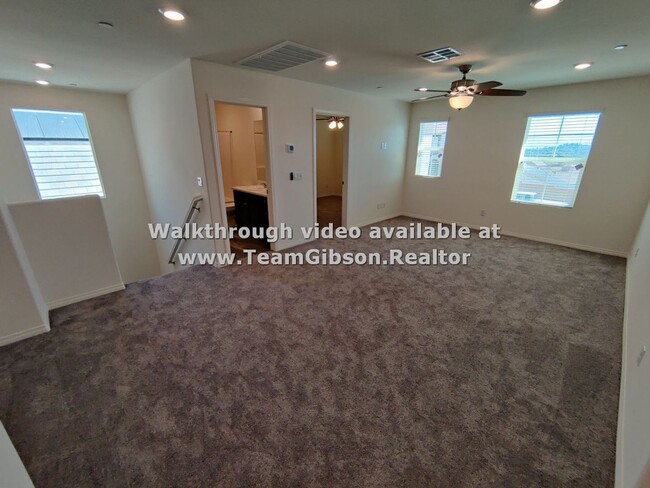 Building Photo - Newer Jurupa Valley Home -- 4 Bedroom / 3 ...