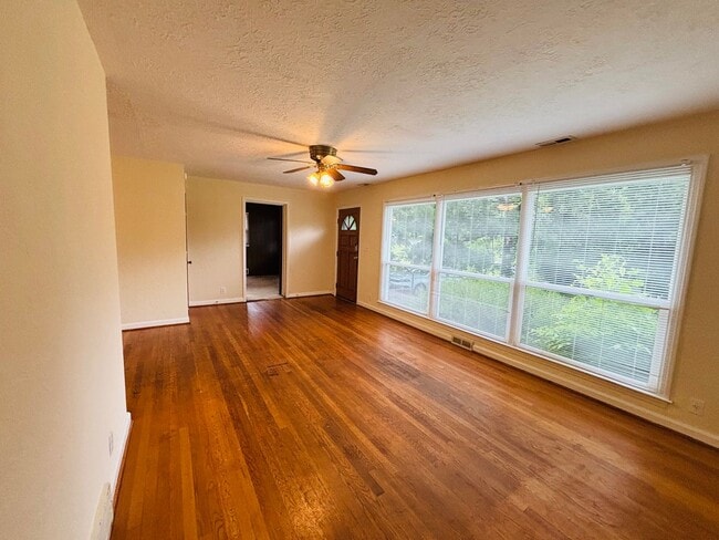 Building Photo - 709 Barringer Dr