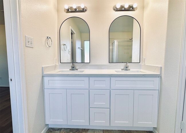 Building Photo - 5906 Llano Creek Dr