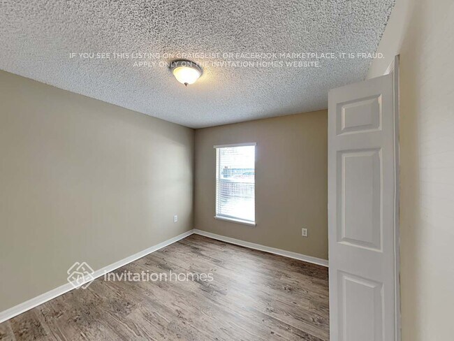 Building Photo - 10436 Opus Dr