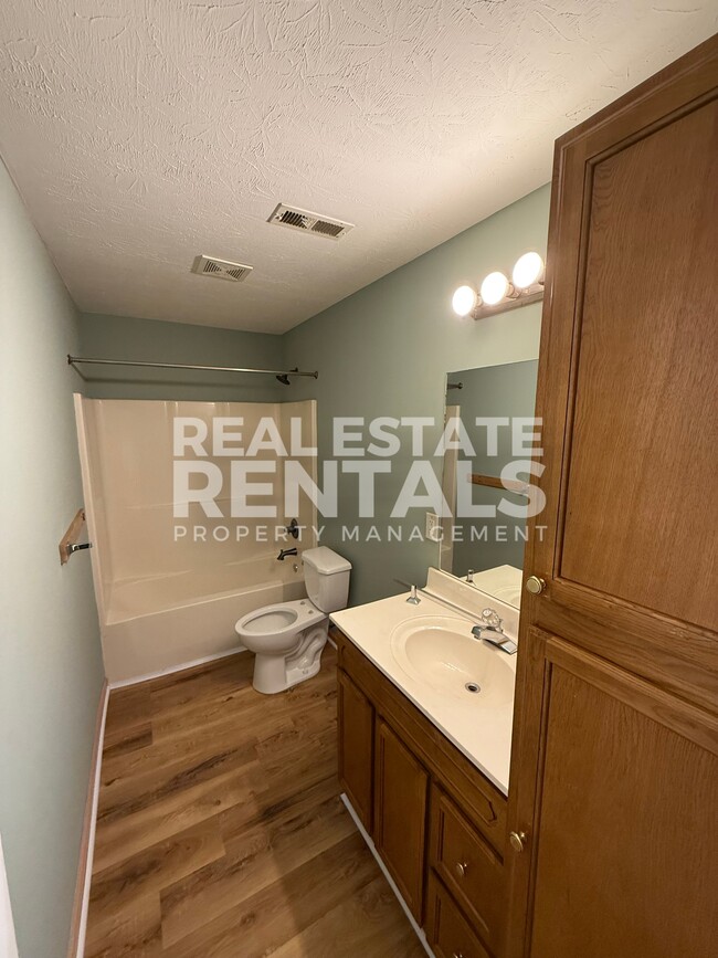 Building Photo - 1304 Pierce Ave