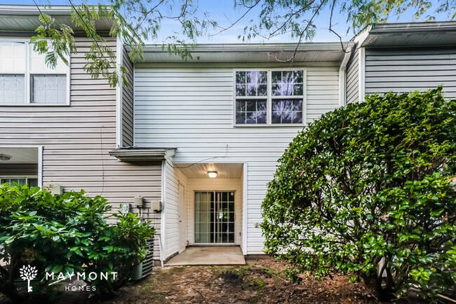 Building Photo - 731 Crestwell Cir