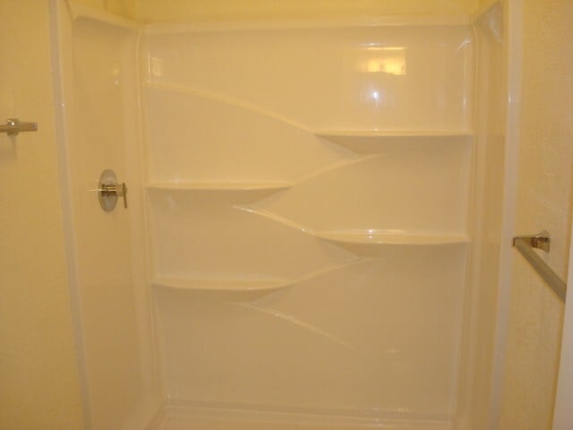 Building Photo - Cute Townhouse in Excellent Location