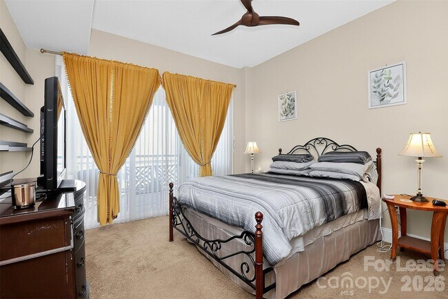 Building Photo - 4620 Piedmont Row Dr