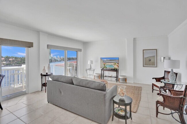 Building Photo - 2908 Bayshore Dr