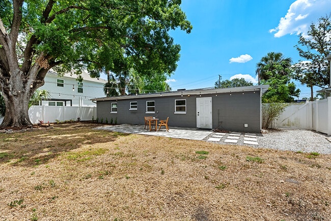 Building Photo - 4015 W North A St