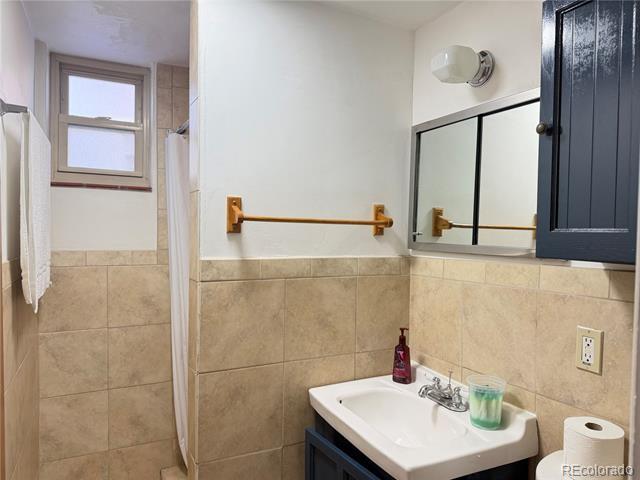 Building Photo - 2670 S Josephine St