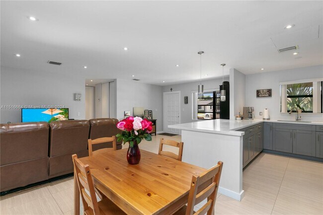 Building Photo - 9981 SW 13th Ter