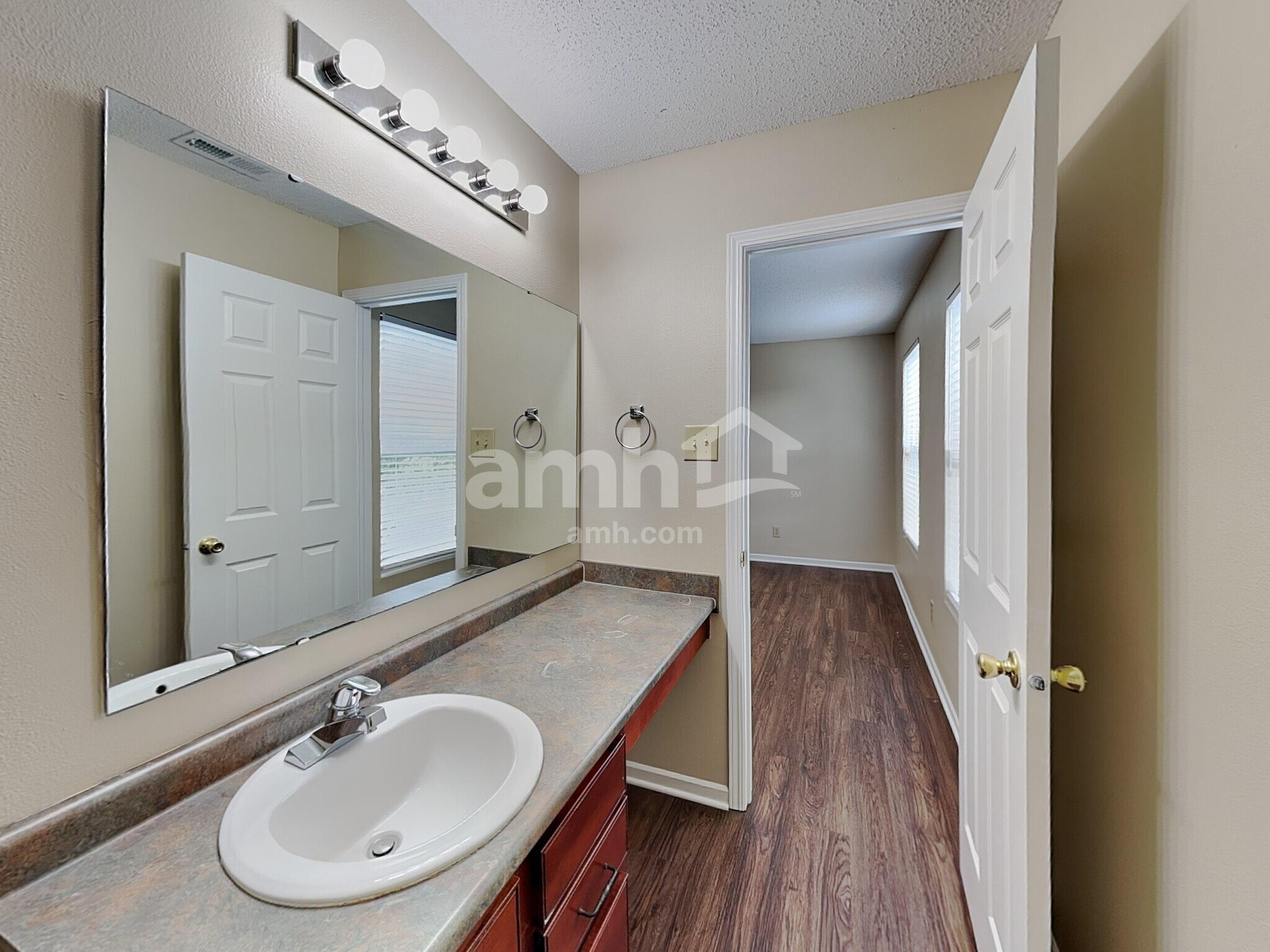 Building Photo - 2170 Bridlewood Dr