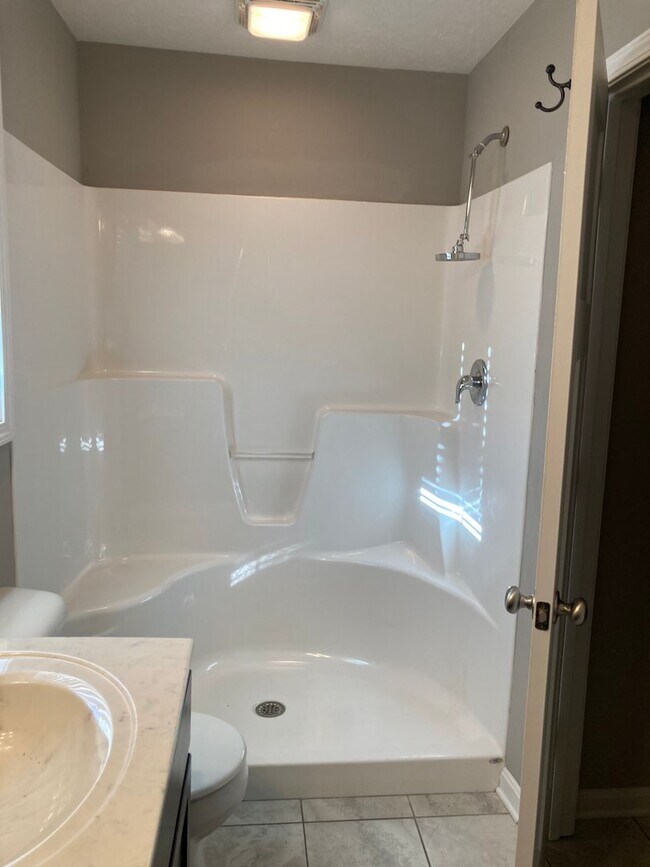 Building Photo - New & Improved Price!