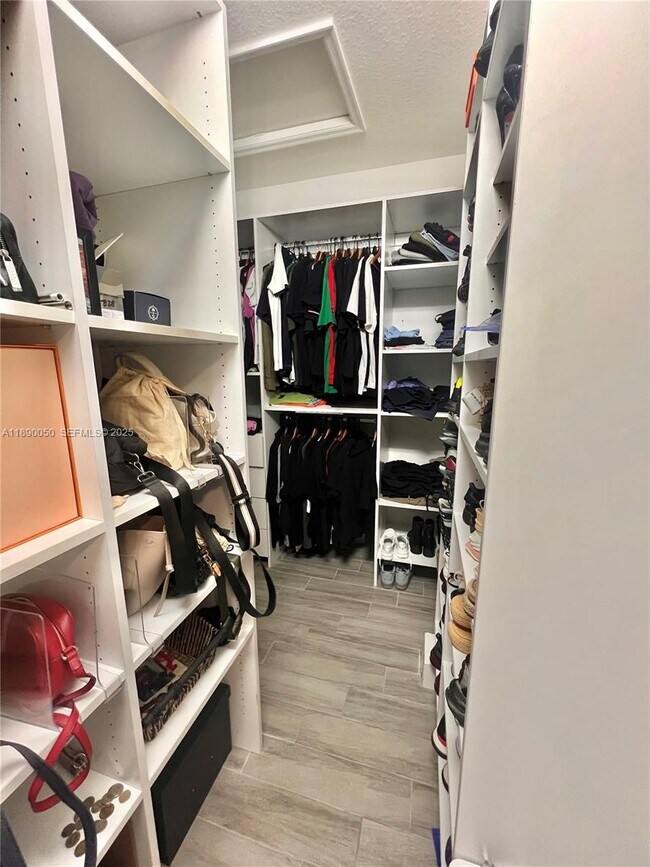 Building Photo - 4654 Santa Cruz Way