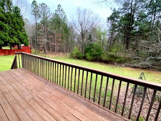 Building Photo - Great Neighborhood close to the Equestrian...