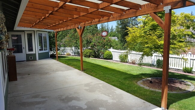 Building Photo - 2+ bed, 2 bath home in Sun Meadows, Sequim