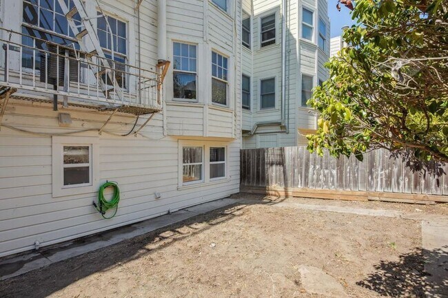Building Photo - 78 Parker Ave