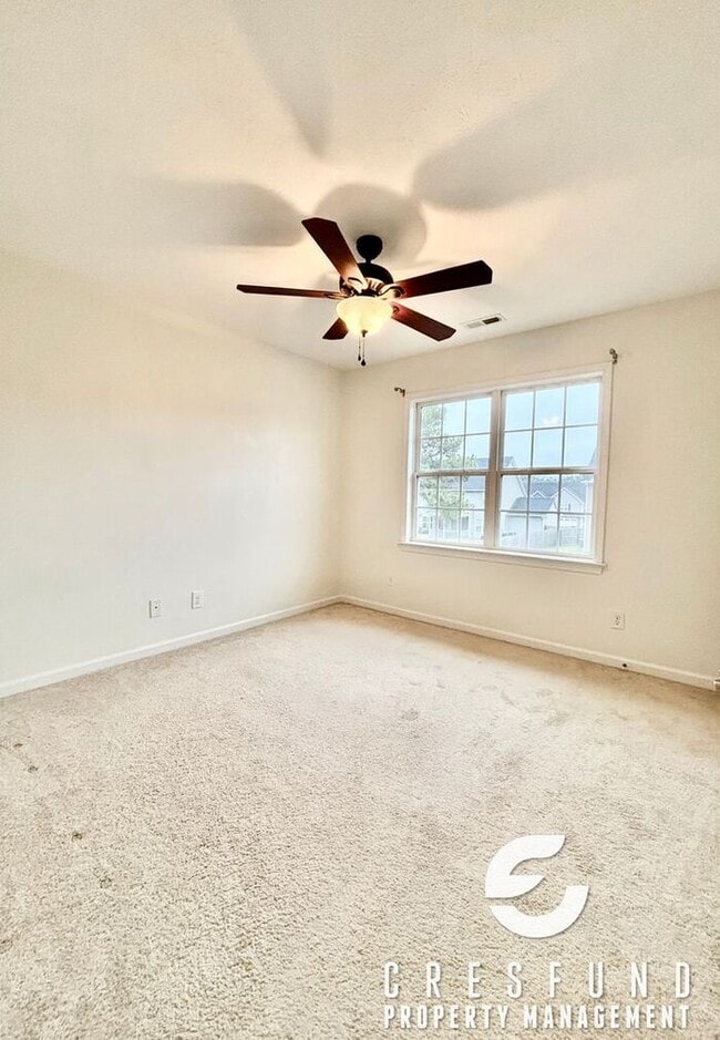 Building Photo - 15-20 Minutes from Fort Bragg and Cape Fear Valley! 4 Bed, 2.5 Bath AVAILABLE FOR MOVE IN NOW!