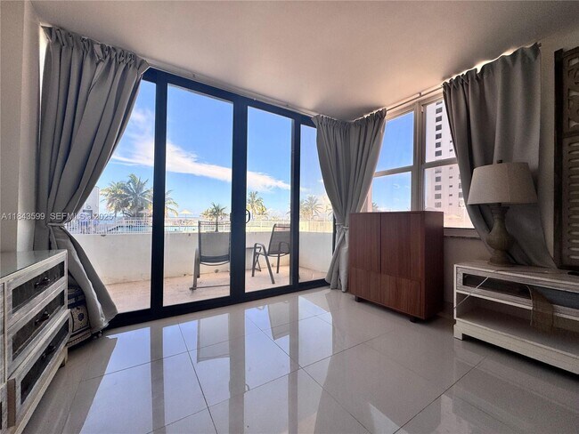 Building Photo - 2201 S Ocean Dr