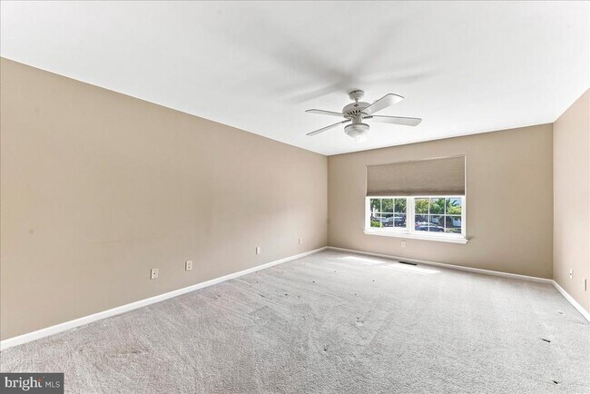 Building Photo - 347 Huntington Ct