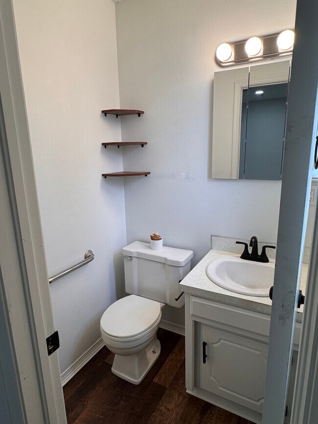 Building Photo - 309 Liza Ln