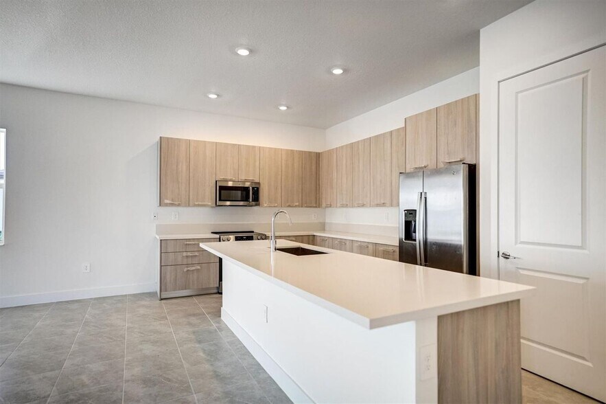 Building Photo - 12328 Green Oak Dr