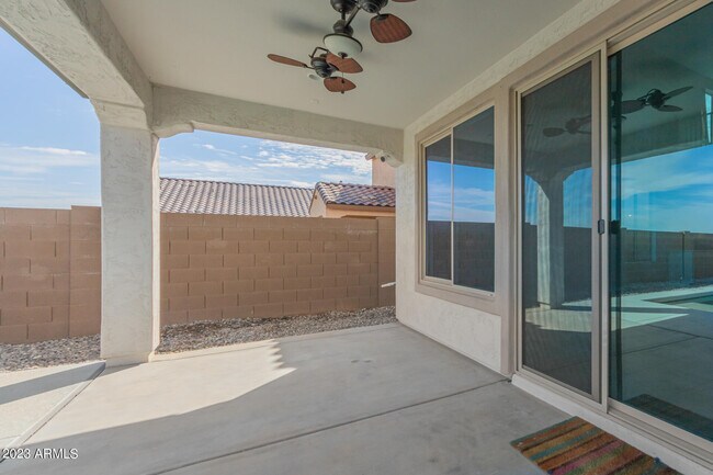 Building Photo - 19740 W Palo Verde Dr