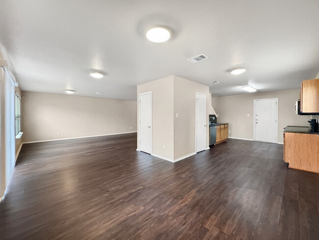 Building Photo - 8211 Heights Valley