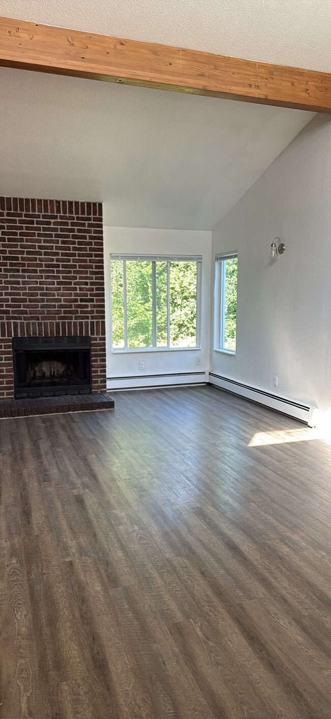 Building Photo - 2231