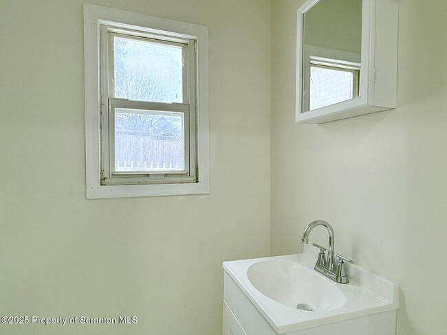 Building Photo - 210 Center Ave