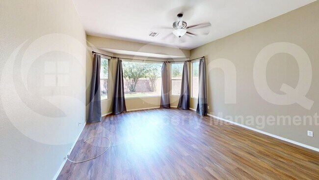 Building Photo - 770 W Cherrywood Dr