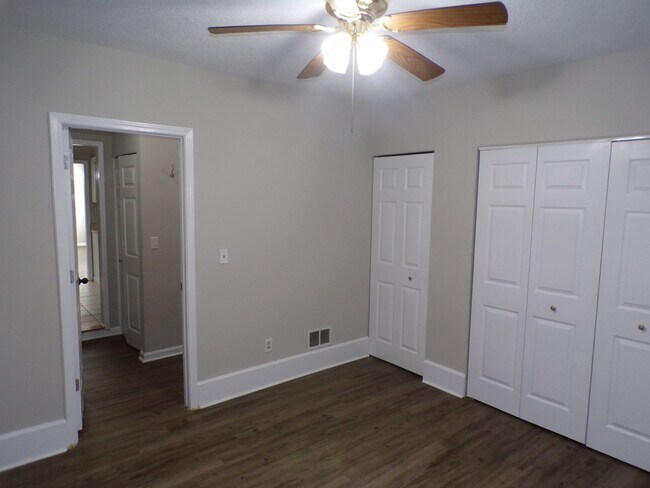 Building Photo - 1019 Furia Dr