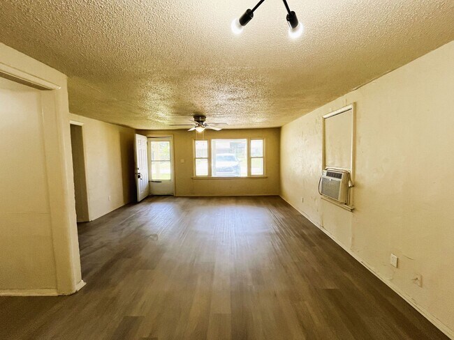 Building Photo - 1033 SW 63rd St