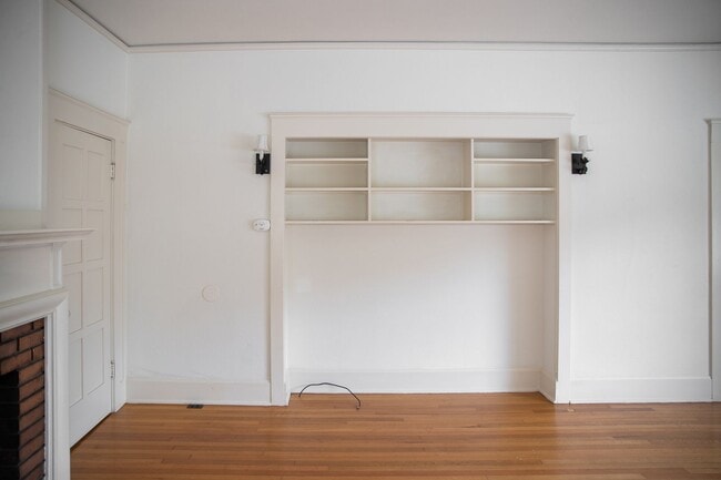 Building Photo - Classic Pacific Grove Duplex - Available D...