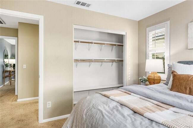 Building Photo - 45023 Silver Rose St