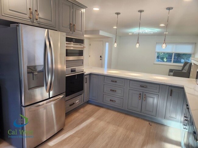 Building Photo - $4795 - Beautiful & Modern 4Br/3Ba Gilroy Home