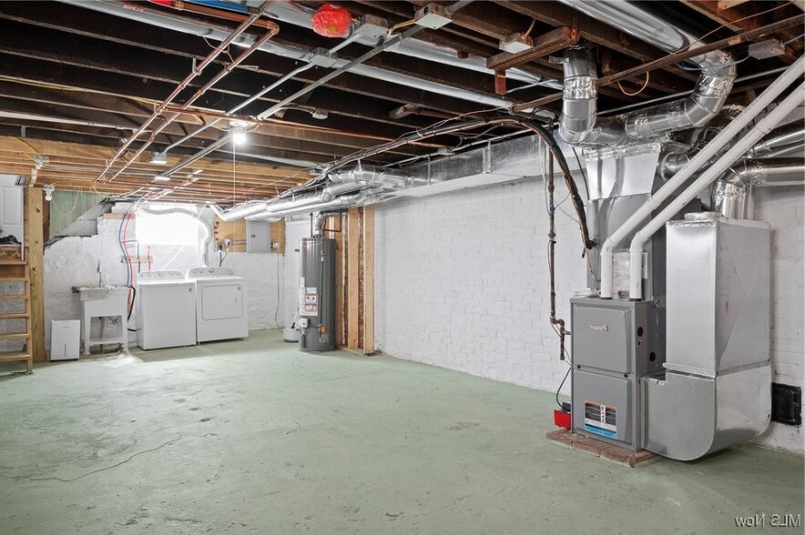 Building Photo - 9715 Clifton Blvd