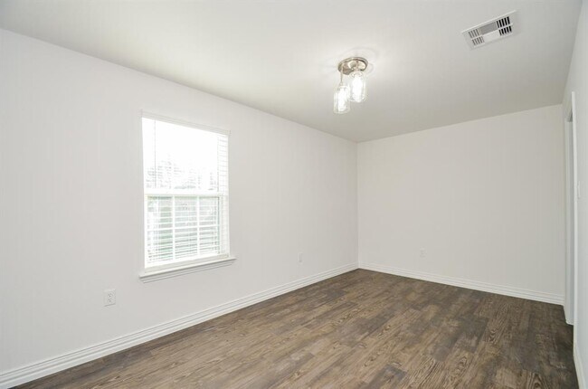 Building Photo - 6514 Fraser Pt Ct