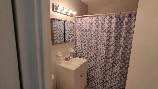 Master Bath - 11850 Edgewater Dr