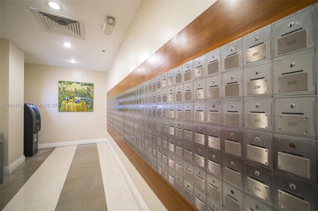 Building Photo - 3001 S Ocean Dr