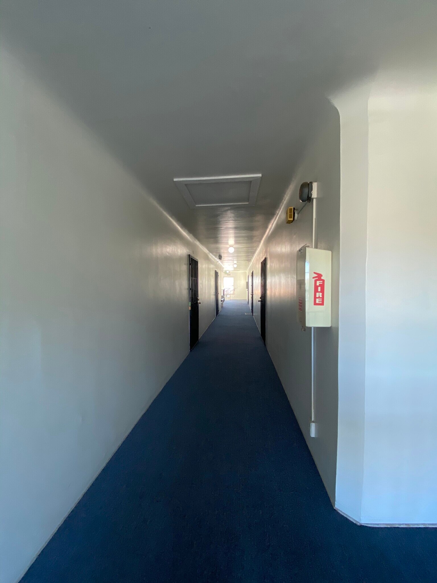 Building Photo - 265 S Manhattan Pl