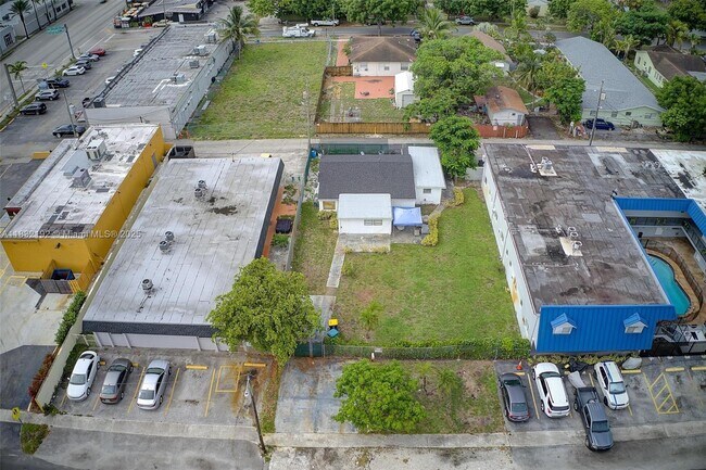 Building Photo - 25 SW 14th St