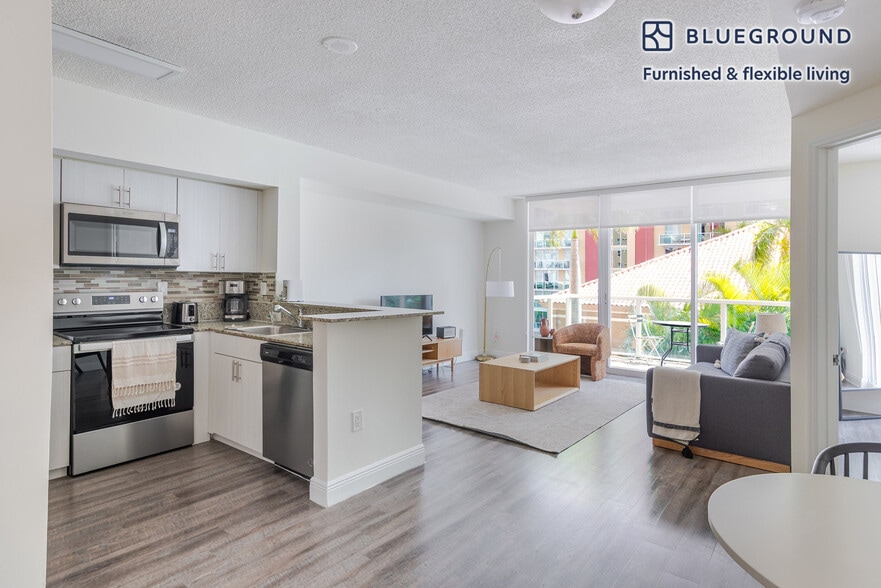 Building Photo - 16950 N Bay Rd