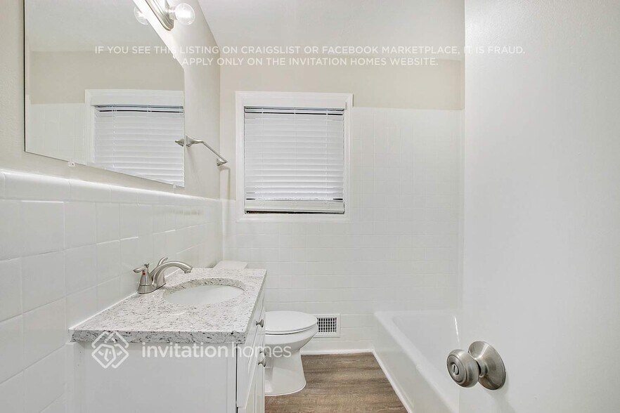 Building Photo - 4596 Sahara Dr SW