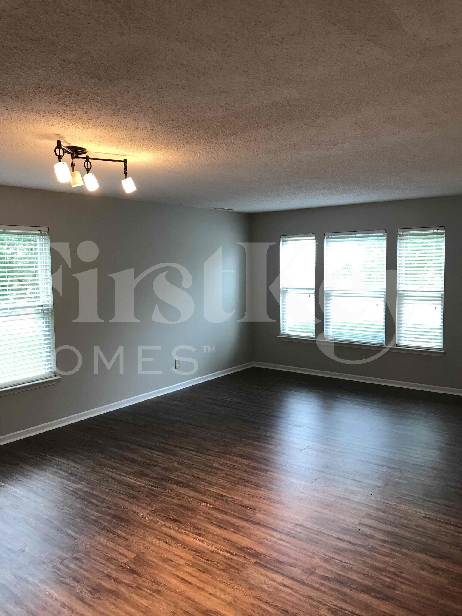 Building Photo - 6318 Cascade Cir